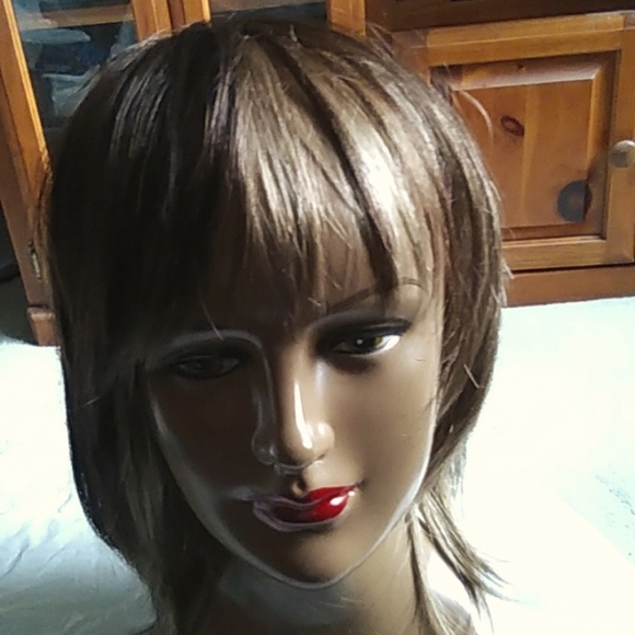 Ladies wig - Picture 14 of 16